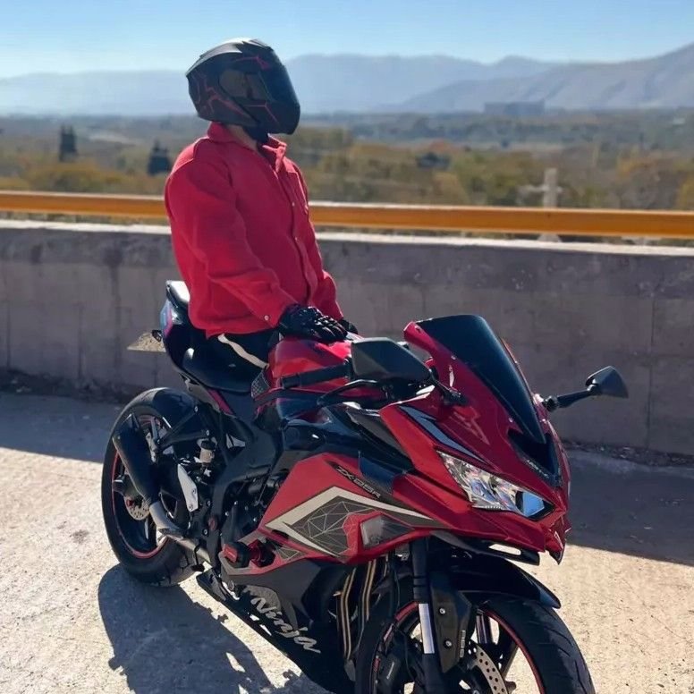 تصویر پروفایل میزبان