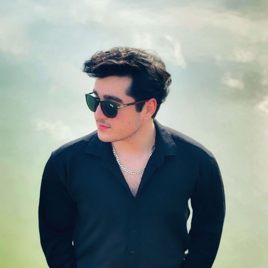 تصویر پروفایل میزبان