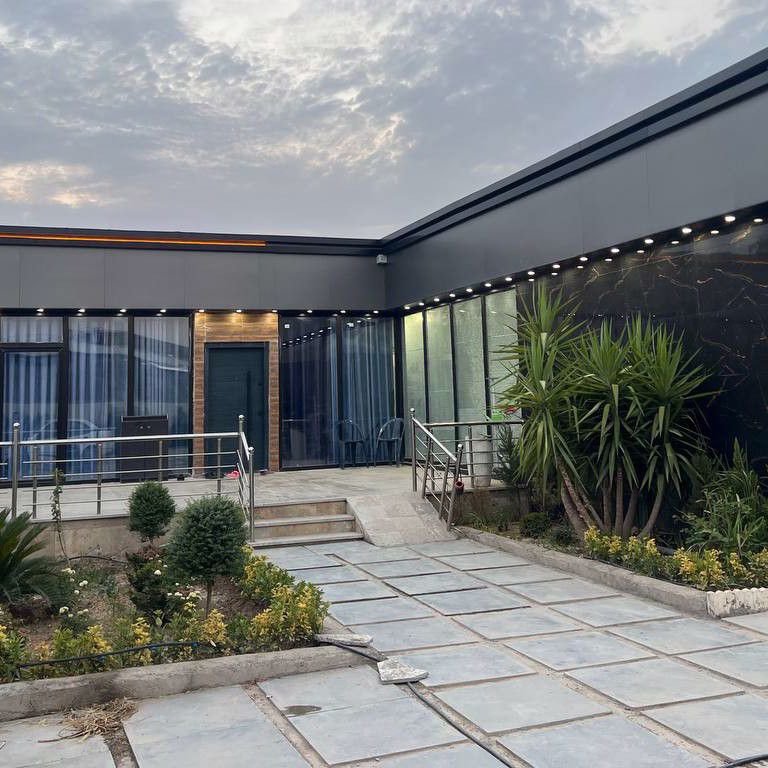 تصویر پروفایل میزبان