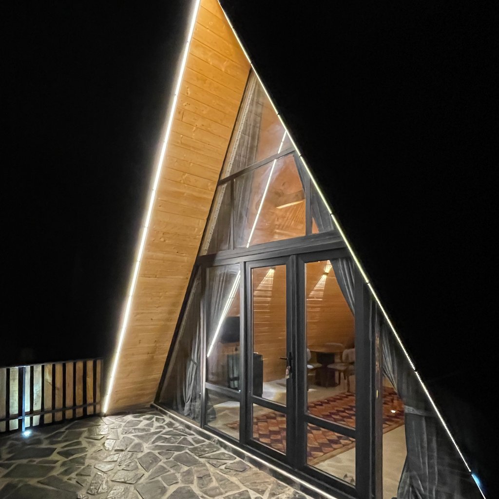 تصویر پروفایل میزبان