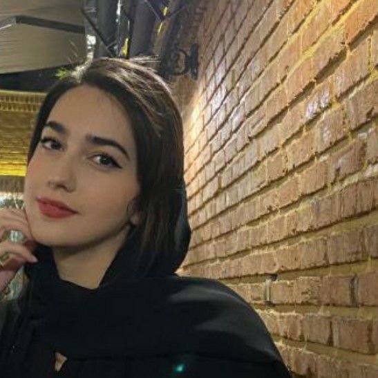 تصویر پروفایل میزبان