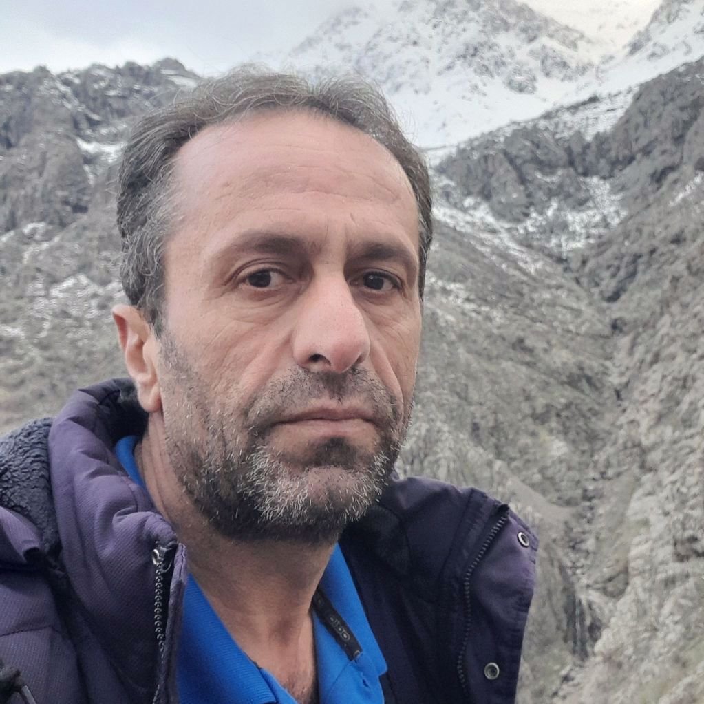 مختار رستمی