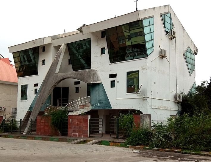 ویلا چهارخوابه جنگلی نرگس