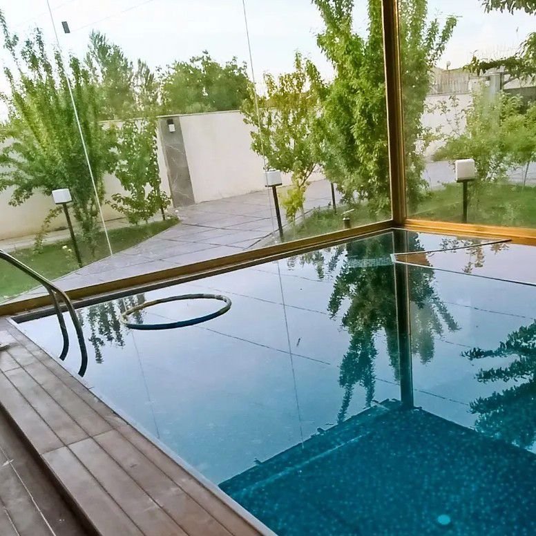 تصویر پروفایل میزبان