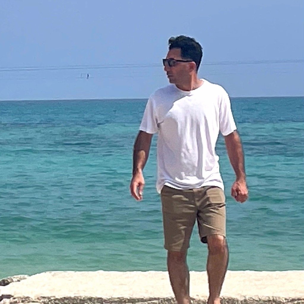 تصویر پروفایل میزبان