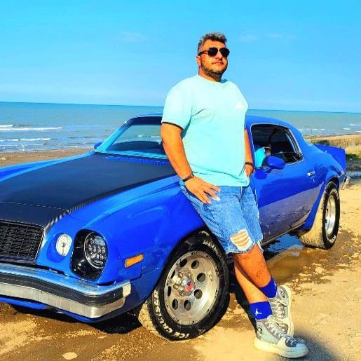 تصویر پروفایل میزبان