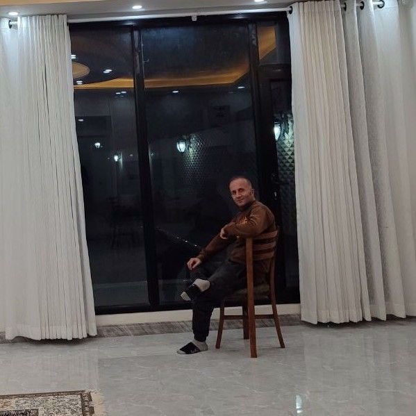 تصویر پروفایل میزبان