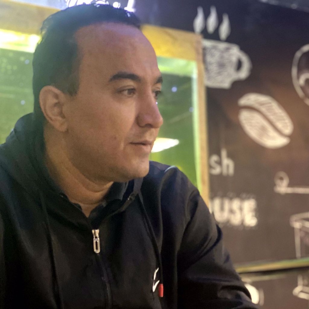 تصویر پروفایل میزبان