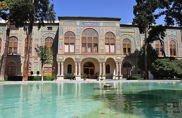 کاخ گلستان از نمای حوض