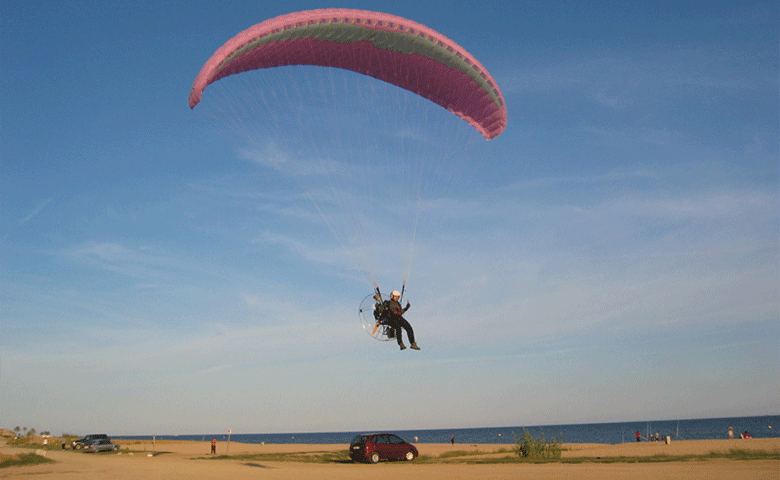 پاراگلایدر-سواری-در-قشم.gif