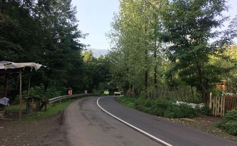 پیک-نیک-با-دوستان-و-خانواده.jpg