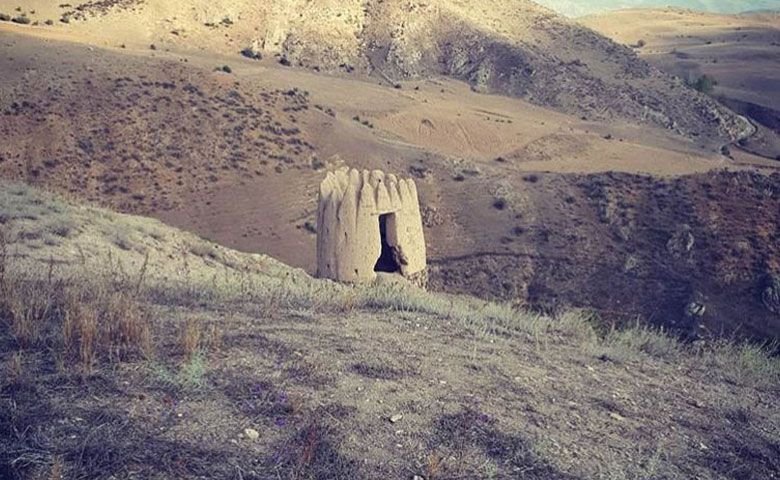 قلعه-گرماور.jpg