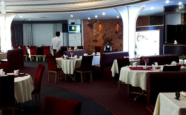 رستوران گردان رنگین‌کمان خرم‌آباد