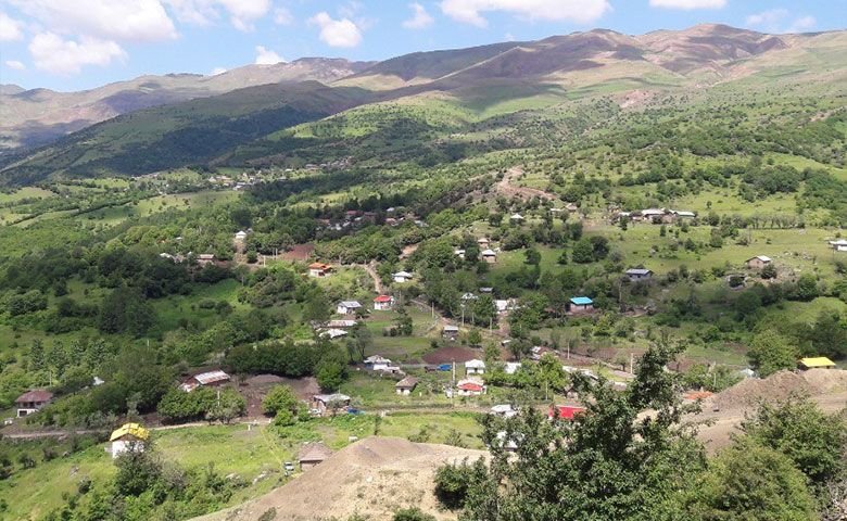 روستا-و-آبشار-ناوان.jpg