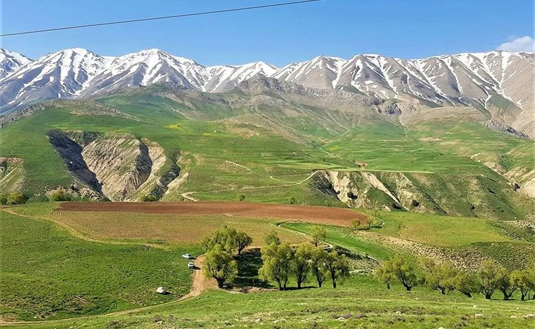 سفر-به-روستای-سله-بن-در-بهار.jpg