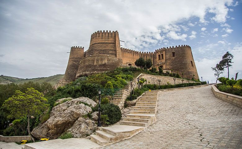 تاریخچه قلعه فلک‌الافلاک خرم‌آباد