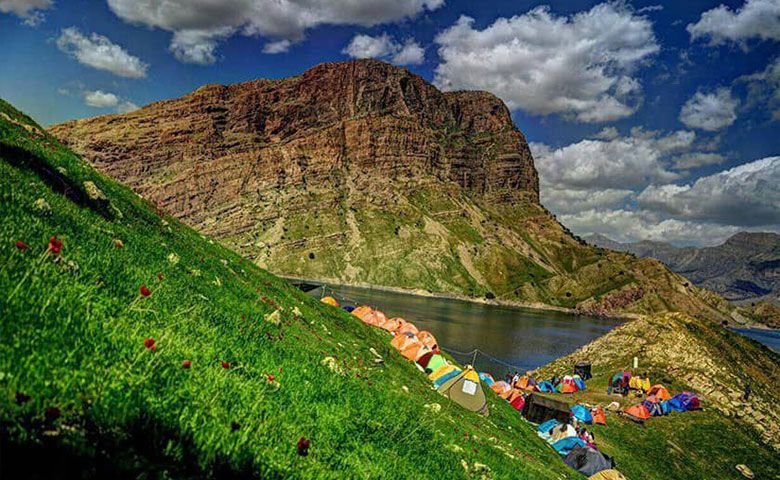 طبیعت‌گردی.jpg
