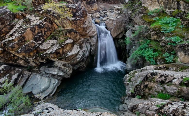 تنگه و آبشار پیازه خرم‌آباد